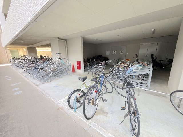 オーヴィジョン照葉アクアテラスの駐輪場