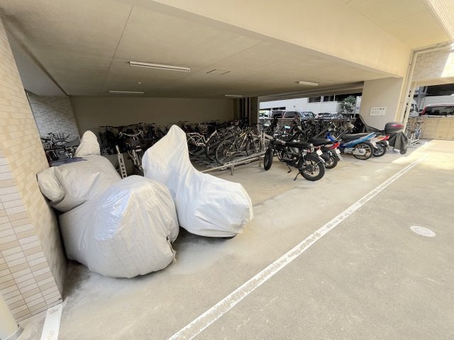 オーヴィジョン照葉アクアテラスの駐輪場