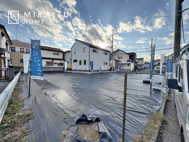 【前面道路含む現地写真】 | 日当たりの良いお家は嬉しいですよね。それぞれ価値観が分かれる箇所です、実際に内覧して日当たりの心地よさをご体感下さいね♪
