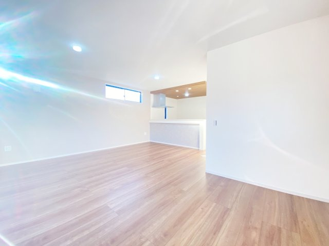 『八王子市新築戸建て』八王子市上柚木691-3【仲介手数料無料】　３期の居間・リビング|～仲介手数料無料☆八王子ひなた不動産～　八王子市上柚木　新築戸建て