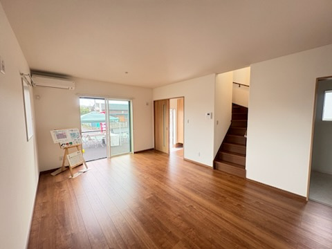 トゥルービレッジ　2号棟の居間・リビング