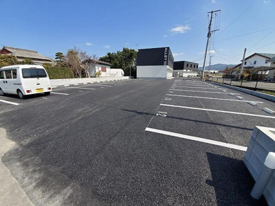 【駐車場】 | ALLEY10（アレイテン） | 車をお持ちの方に嬉しい駐車場付きの物件です