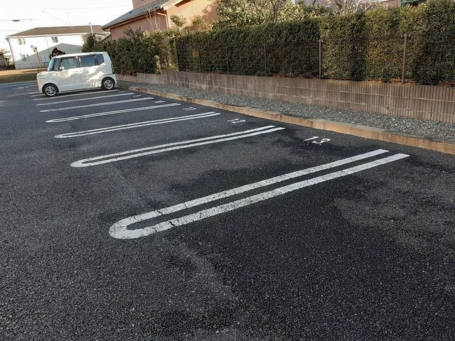 ディアレスト芝Ⅱの駐車場