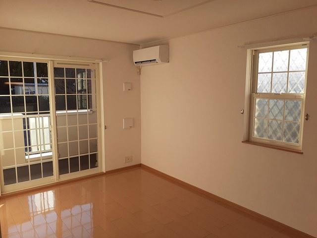 ディアレスト芝Ⅱの居間・リビング