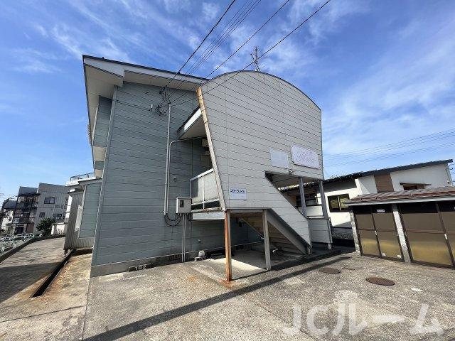 フローラハイツの駐車場