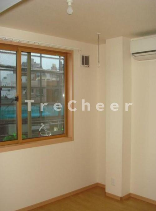 プレジールの居間・リビング