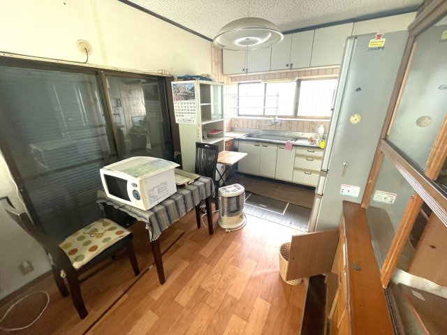 松之郷売り戸建住宅の居間・リビング