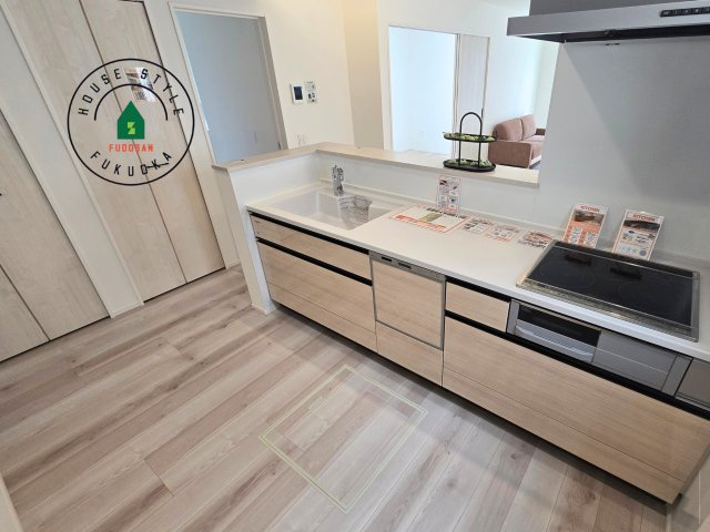 福岡市城南区東油山5丁目第1-3棟（3号棟）の内観：施工例|キッチン。グリル・食器洗い乾燥機・浄水器も完備。