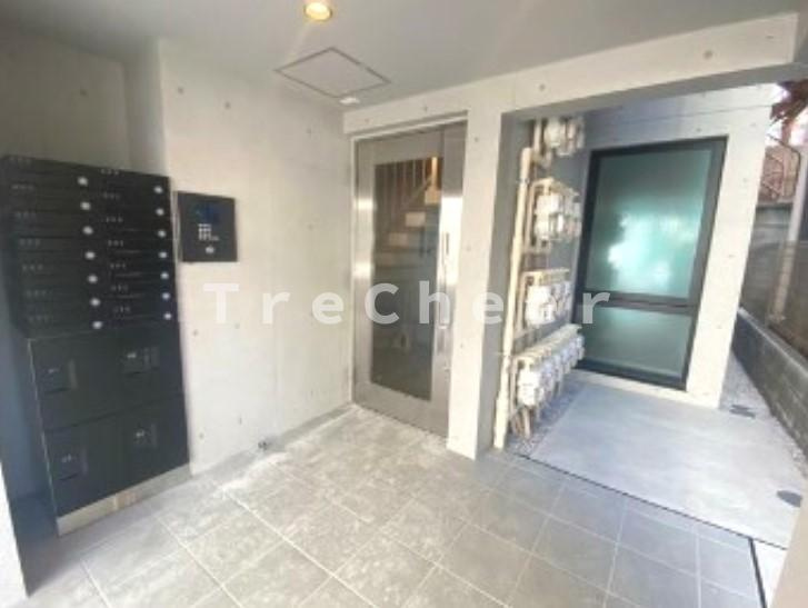 アゼストアール下板橋(AZESTRSHIMOITABASHI)のエントランス