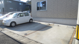 【駐車場】