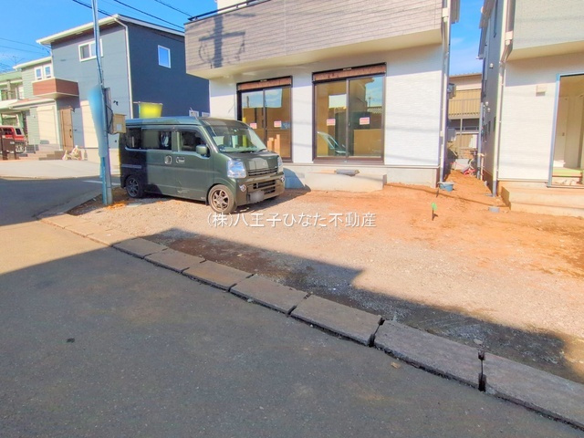 祝：成約済み　八王子市　散田町　新築戸建て　１３期の駐車場|～仲介手数料無料☆八王子ひなた不動産～　八王子市散田町　新築戸建て