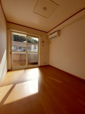 【居間・リビング】 | ニューヴィレッジＡ | 使いやすい居間です