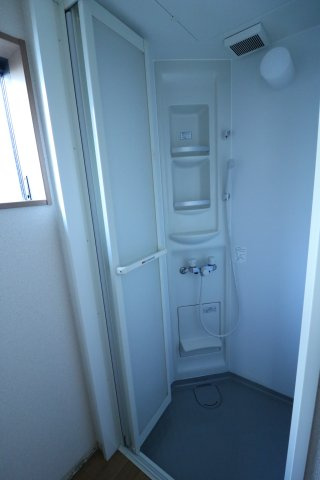 【シャワールーム】