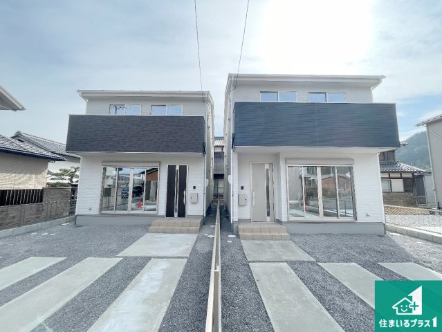 近江八幡市北之庄町　第1期　新築一戸建てのトイレ|シンプルなトイレは落ち着く空間！お手入れも簡単です！