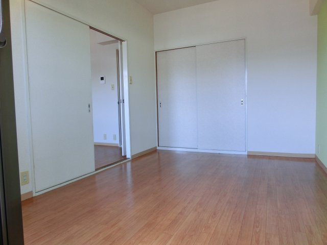 グロウブ東翠園の洋室