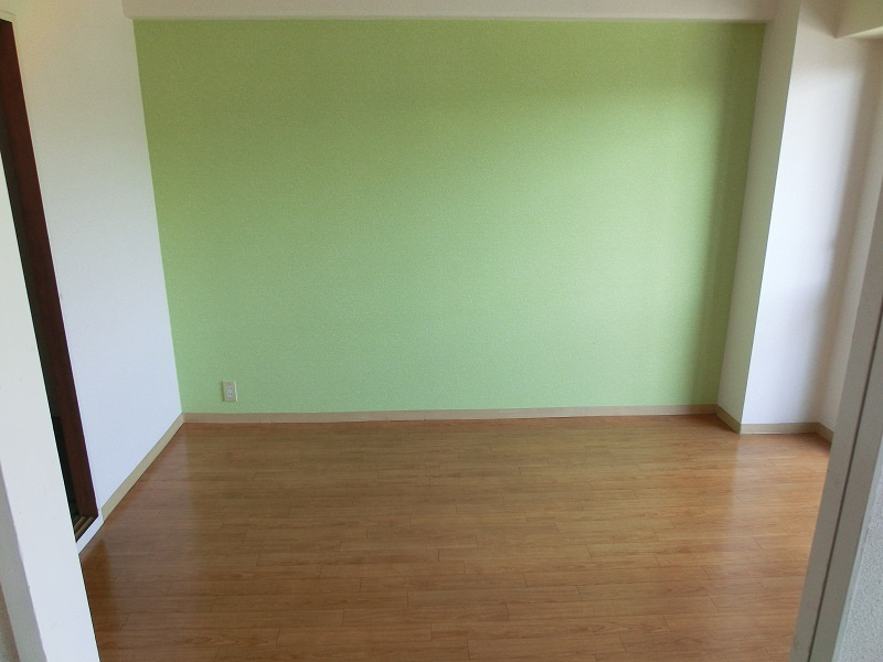 グロウブ東翠園の洋室