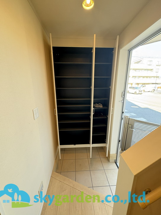 藤沢市みその台　中古戸建の玄関