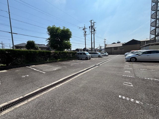 プラザフェニックス桜公園の駐車場