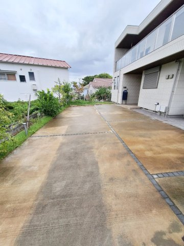 ヘーベル鵠沼の駐車場