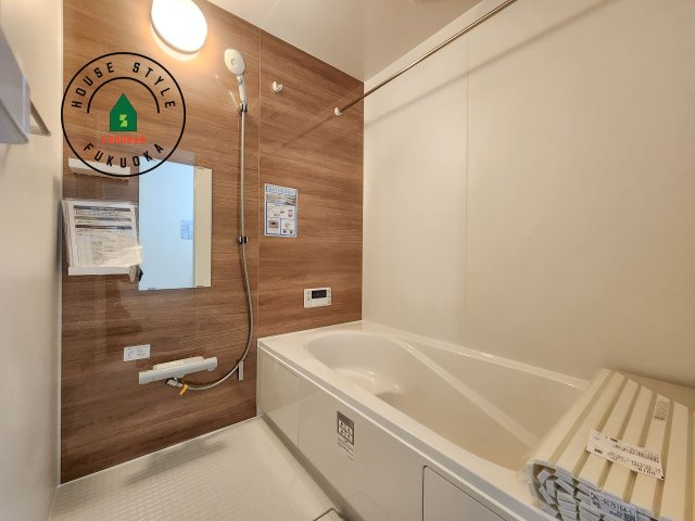 大野城市乙金東1丁目第2第3-3棟(1号棟)の浴室|1日の疲れを癒してくれる広々バスルーム。雨の日のお洗濯にも大活躍な浴室乾燥機付です！