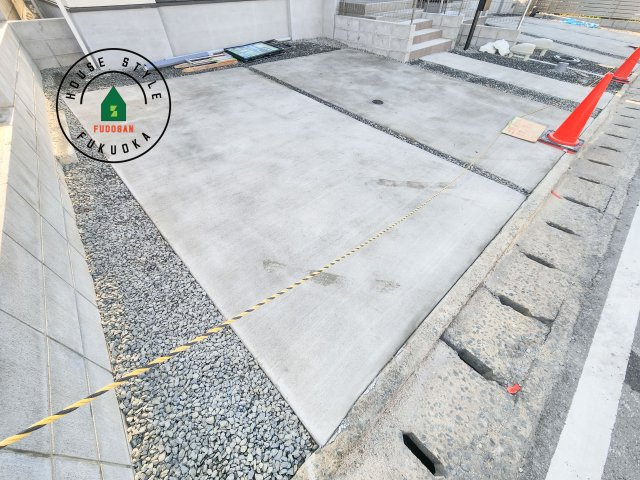 大野城市乙金東1丁目第2第3-3棟(1号棟)の駐車場|広々した駐車場になります。3台並列駐車となります。