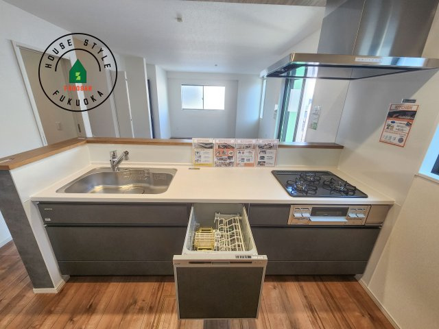 大野城市乙金東1丁目第2第3-3棟(1号棟)のキッチン|キッチン。グリル・食器洗い乾燥機・浄水器も完備。