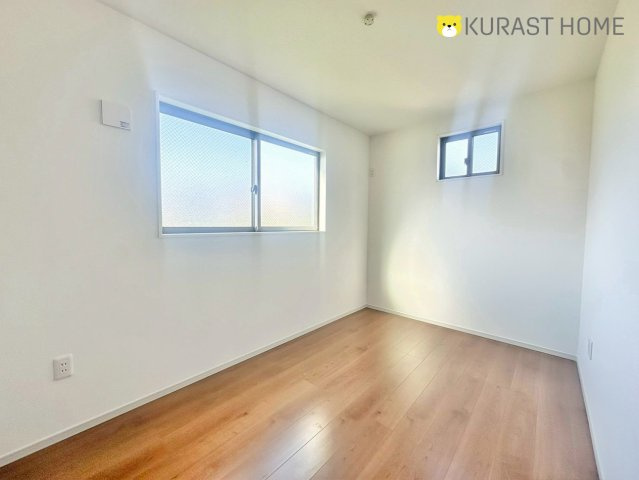 長岡京市神足掛越　新築戸建の洋室