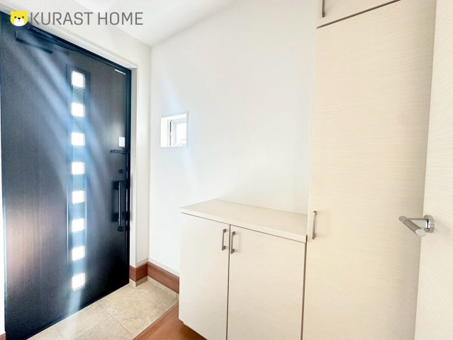 長岡京市神足掛越　新築戸建の玄関