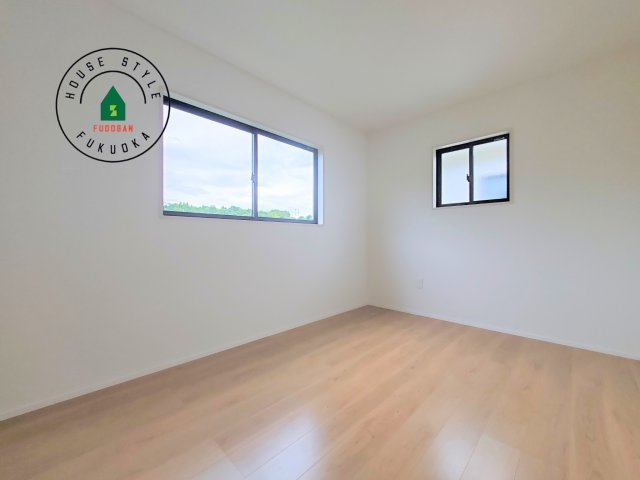 大野城市乙金東1丁目第2第3-3棟(2号棟)の内観：施工例|柔らかい陽光が差し込む明るいお部屋を演出する設計。彩光の取れる窓が気持ちの良いお部屋を創り上げます。