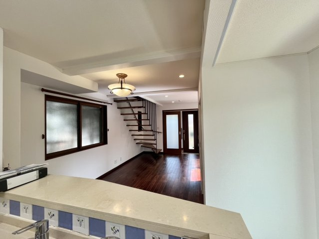 本駒込1丁目戸建の居間・リビング|1階リビング