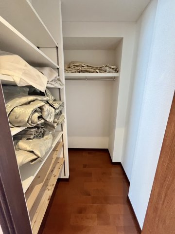 本駒込1丁目戸建の収納|2階ウォークインクローゼット
