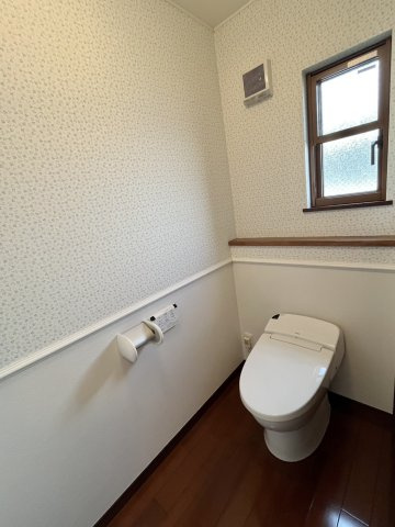 本駒込1丁目戸建のトイレ|2階トイレ