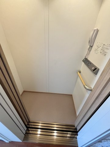 本駒込1丁目戸建の設備|ホームエレベーター