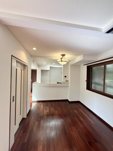 本駒込1丁目戸建の居間・リビング|1階リビング