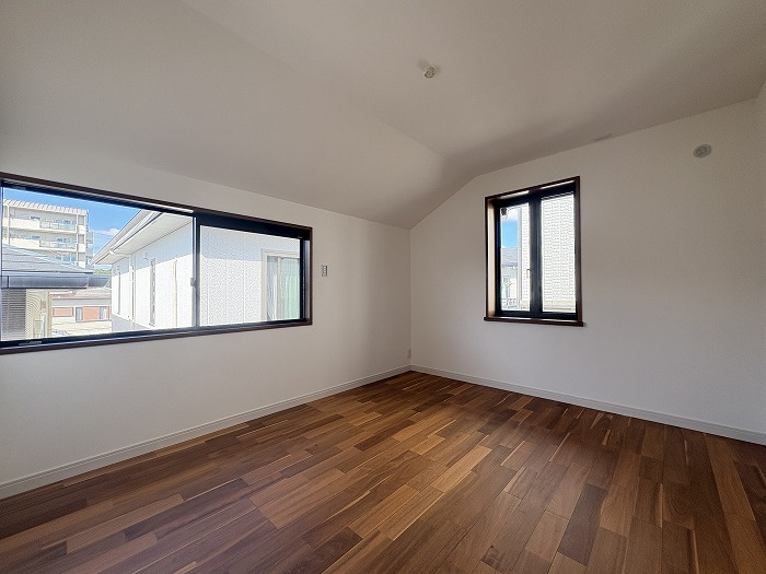 神戸市垂水区学が丘中古戸建の洋室