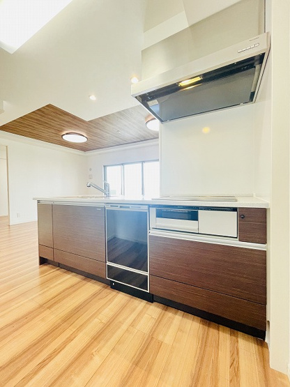 【キッチン】 | オーヴィジョン照葉アクアテラス | 対面キッチンはご家族とのコミュケーションもとりやすいです