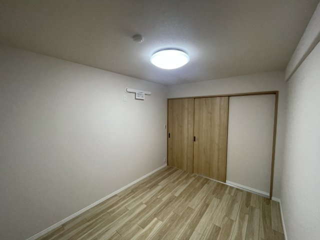 【洋室】ヴィルヌーブ野洲 