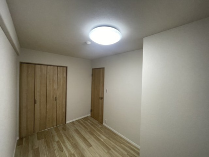 【洋室】ヴィルヌーブ野洲 