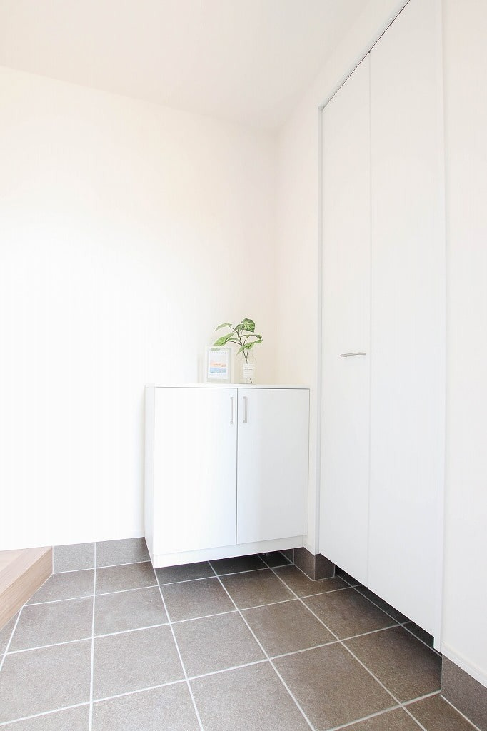 東広島市西条町御薗宇　新築一戸建て(全６棟)の玄関