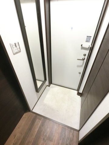 シャルコートSOGAの玄関