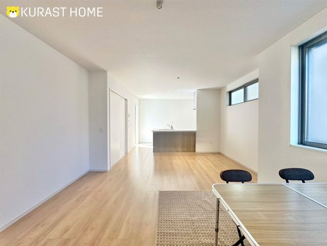 長岡京市神足掛越　新築戸建の居間・リビング