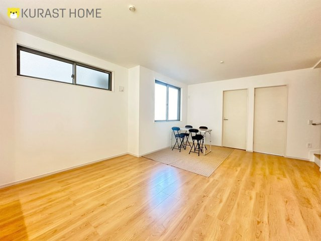 長岡京市神足掛越　新築戸建の居間・リビング