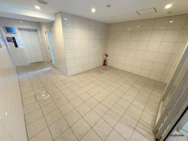 インザグレイス新大阪ソレアード　仲介手数料無料のロビー