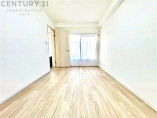 子供部屋…創造性や成長を促す遊びの空間を提供。学習や趣味に集中できる環境を整えます。個別のプライベートスペースは自己表現と自立心を育み、心地よい睡眠環境を整えリラックスできる場所を提供。