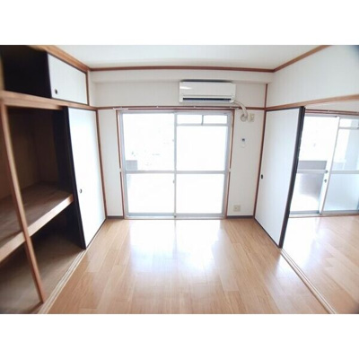 【居間・リビング】 | サンハイム亀の井