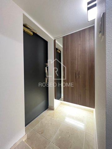 リーガル南久宝寺 Ⅱ の玄関|同マンション別部屋：参考写真