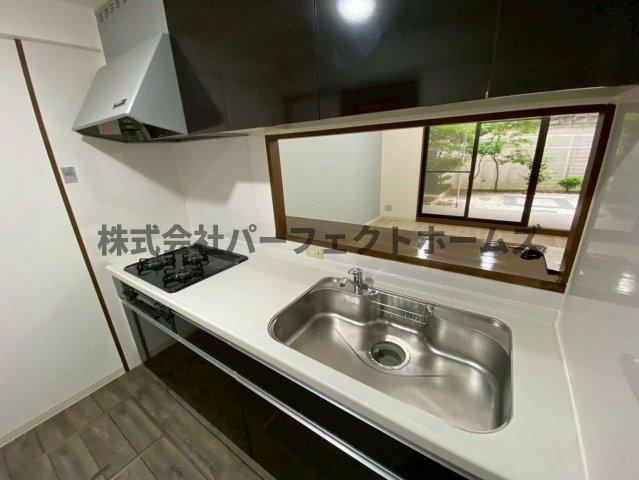 ダイアパレス枚方山田池公園のキッチン|コンパクトなキッチンで掃除もラクラク