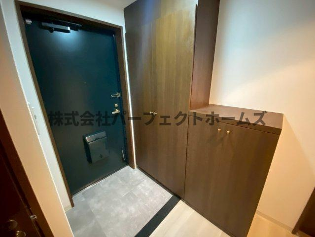 ダイアパレス枚方山田池公園の玄関|収納もある玄関です