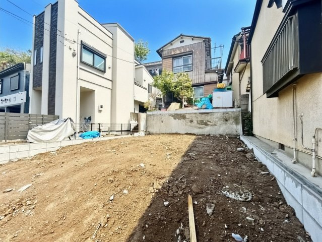 板橋区西台3丁目  建築条件付き売地の前面道路含む現地写真|建物解体後、更地渡しとなります。

現地ご見学希望・資料請求などお気軽にお問い合わせ下さい！
03-5990-5201