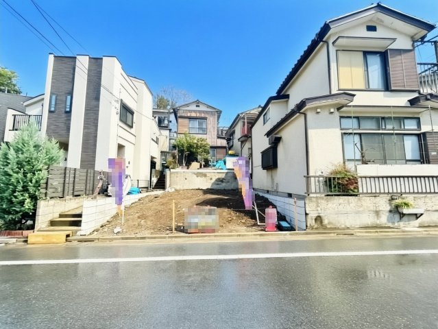 板橋区西台3丁目  建築条件付き売地の前面道路含む現地写真|建物解体後、更地渡しとなります。

現地ご見学希望・資料請求などお気軽にお問い合わせ下さい！
03-5990-5201